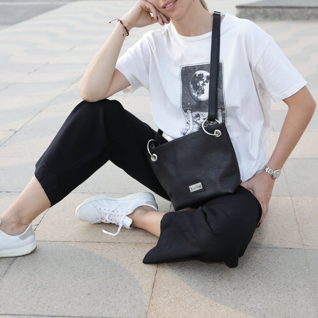 Josefa Black Poro Wallet