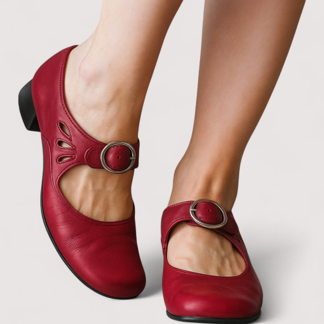 Clara - Elegant Décolleté in Eco-Leather