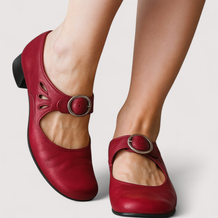 Clara - Elegant Décolleté in Eco-Leather