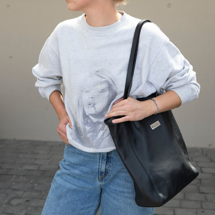 Jacinta Black Wallet - Elegant Black Purse