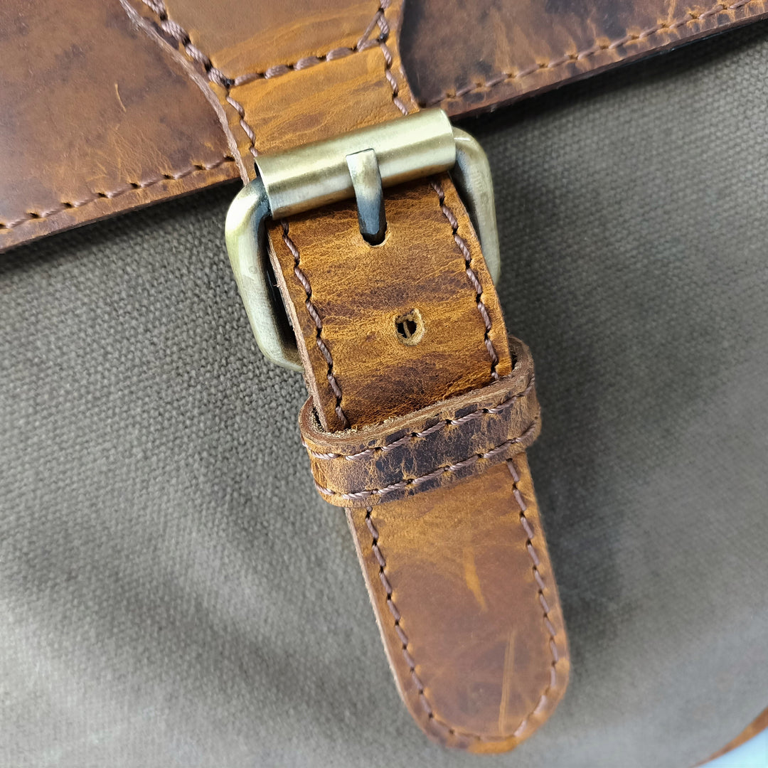 Braun Leather Laptop Bag made of Canvas for Hunters