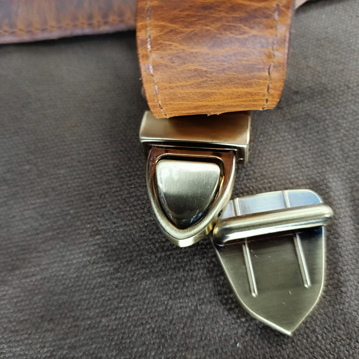 Braun Leather Laptop Bag made of Canvas for Hunters