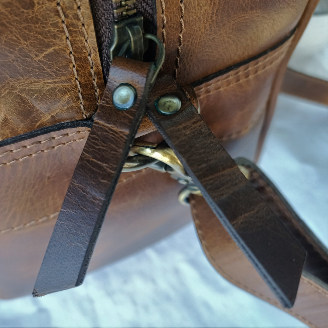 Shimmering Hunter Leather Women's Mini Travel Bag