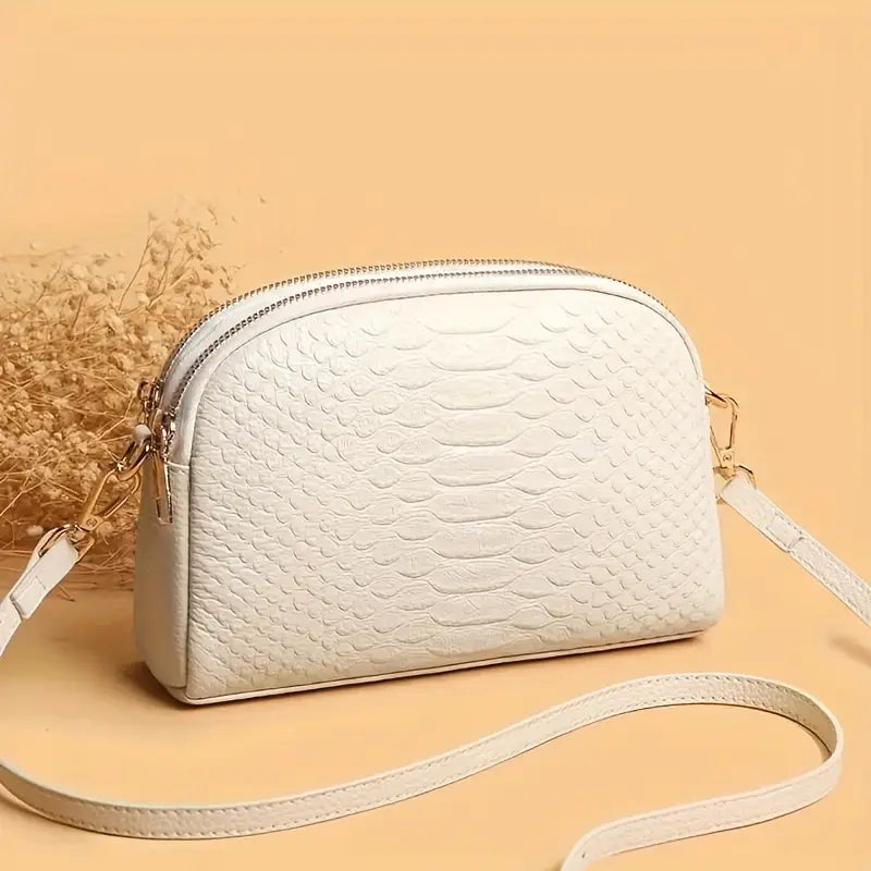 Monika's Elegant Shoulder Bag